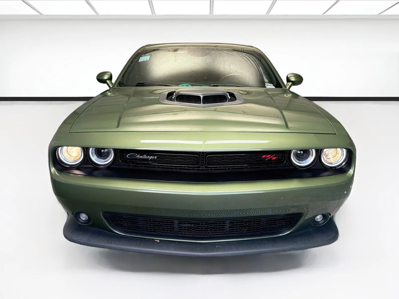 Dodge Challenger photo 2