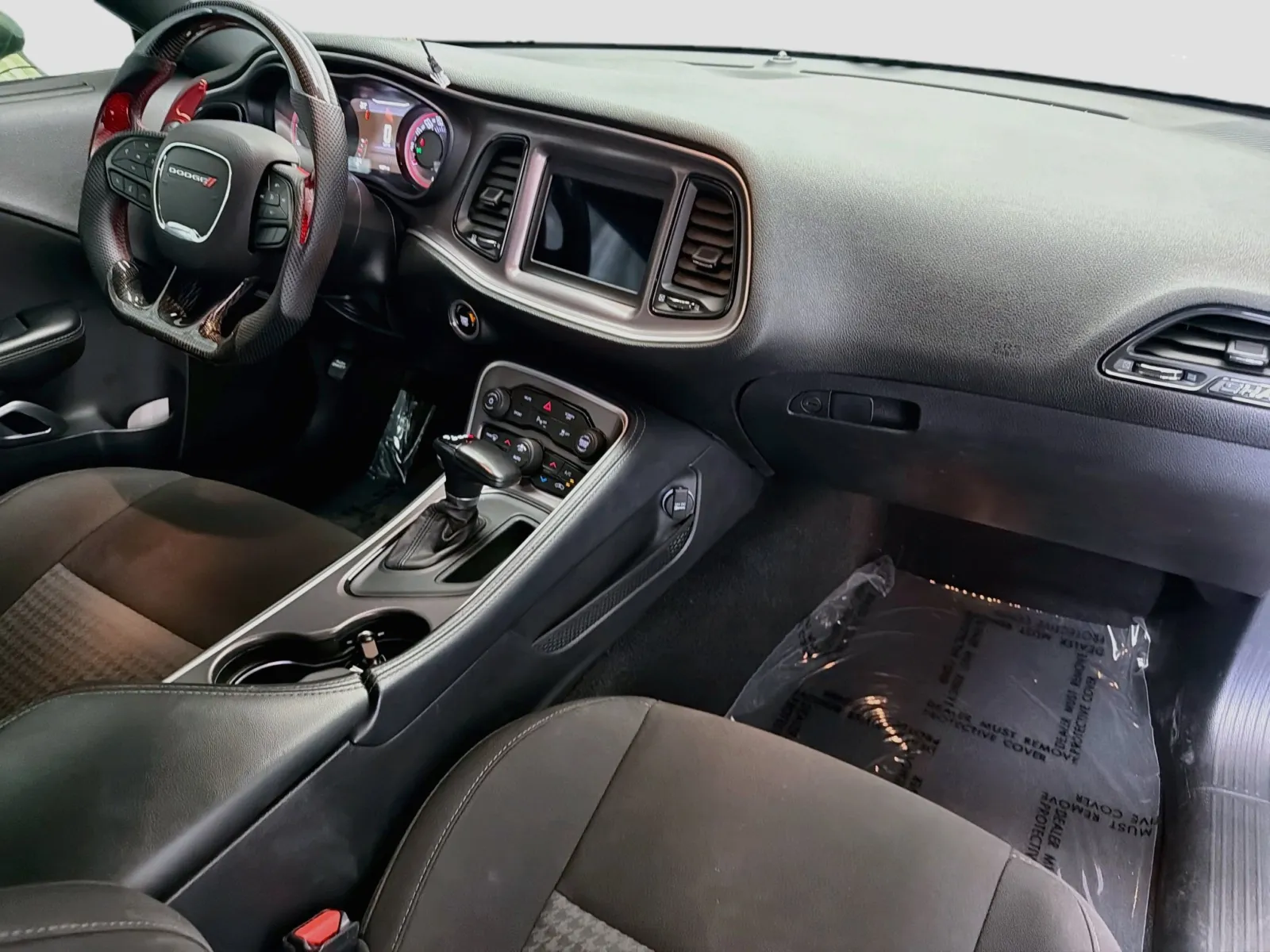 Dodge Challenger photo 12