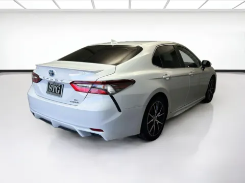 More photos of 2024 Toyota Camry Hybrid SE at STG Montclair, CA