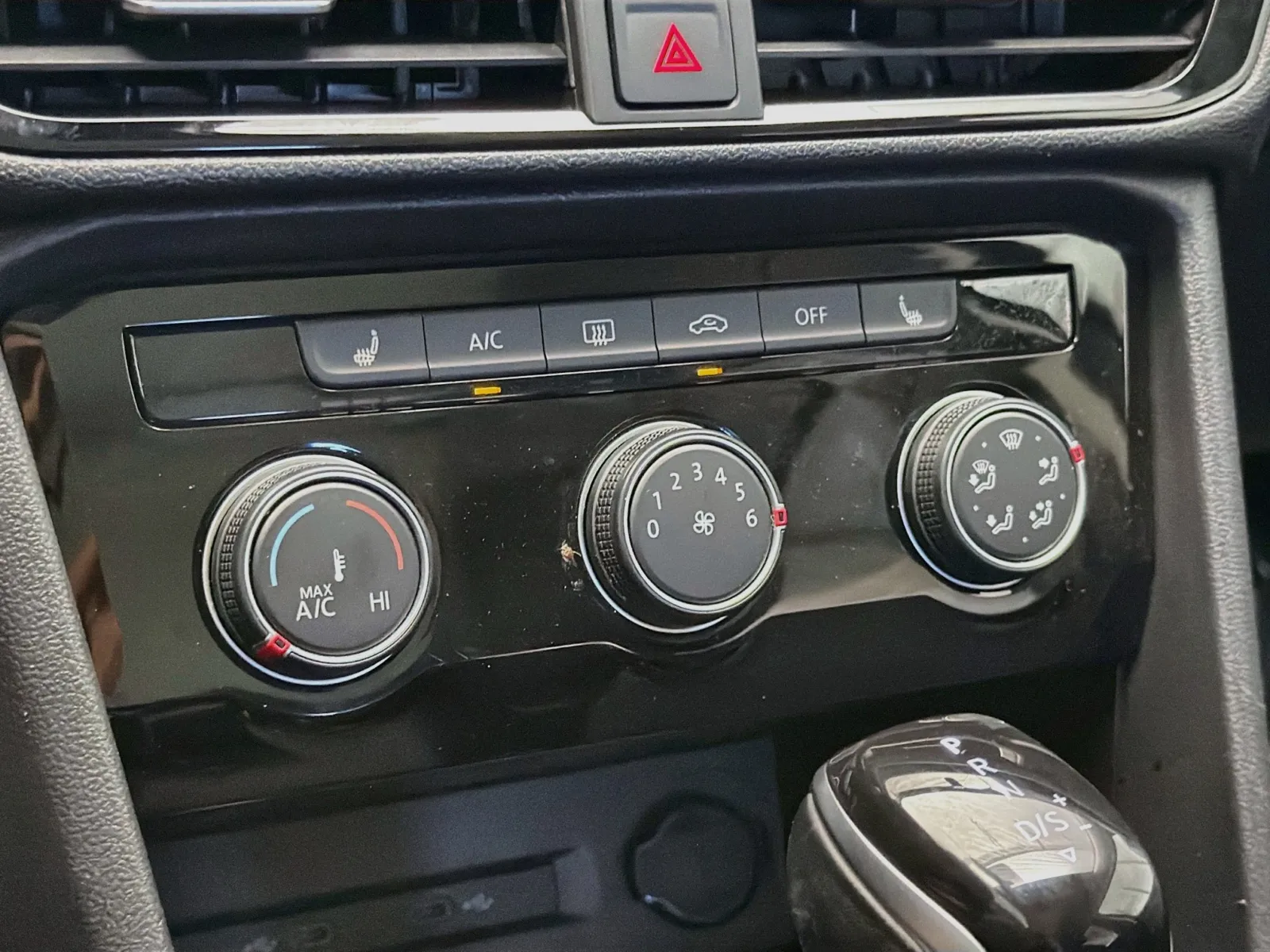Volkswagen Taos photo 10