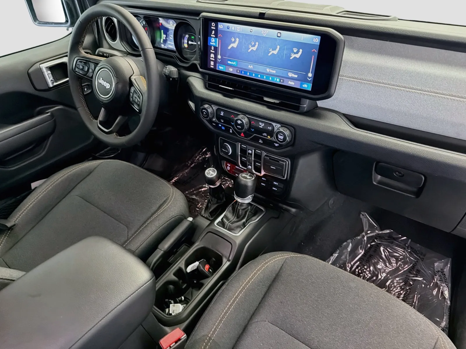 Jeep Wrangler photo 12