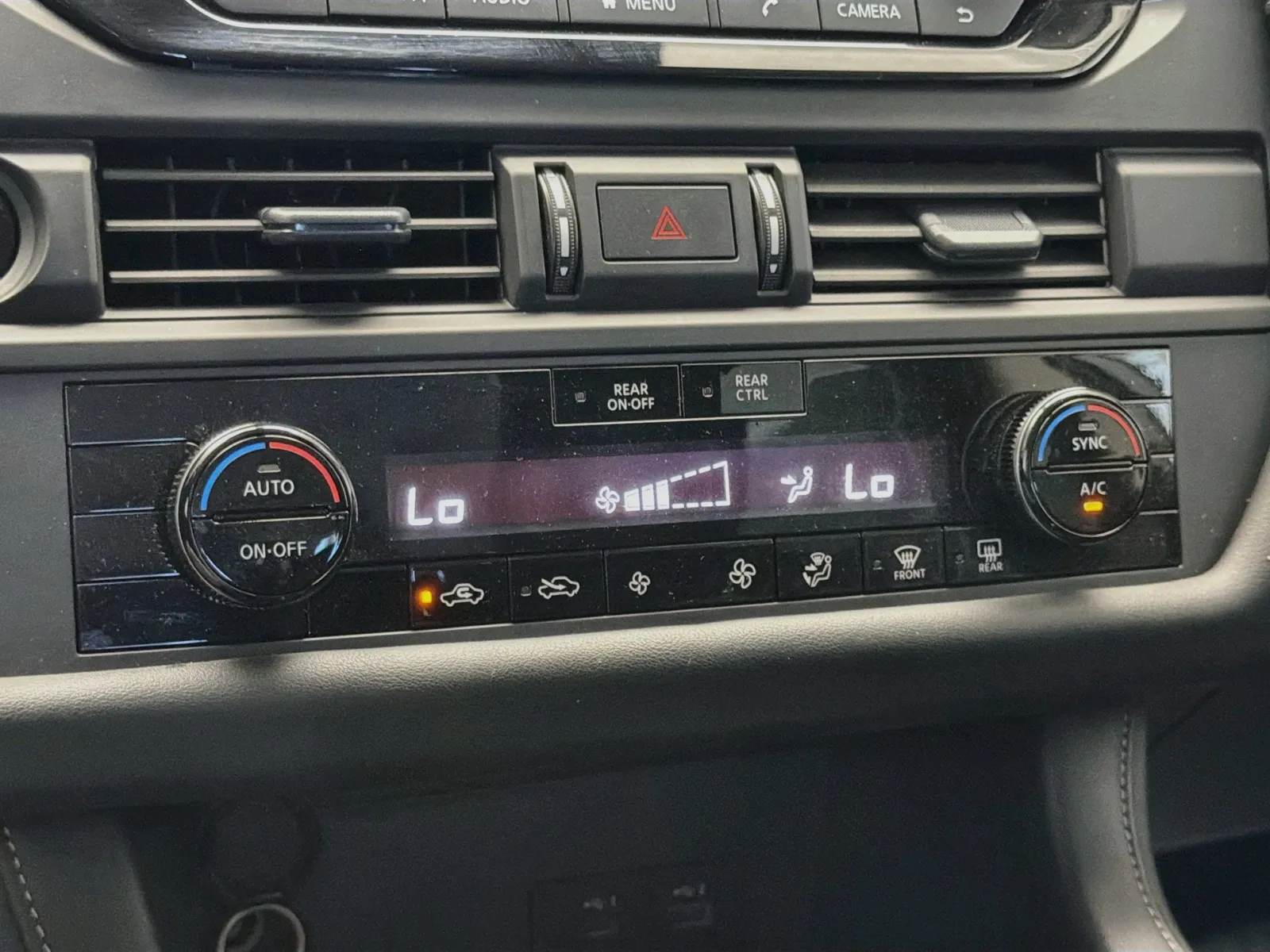 Nissan Pathfinder photo 10