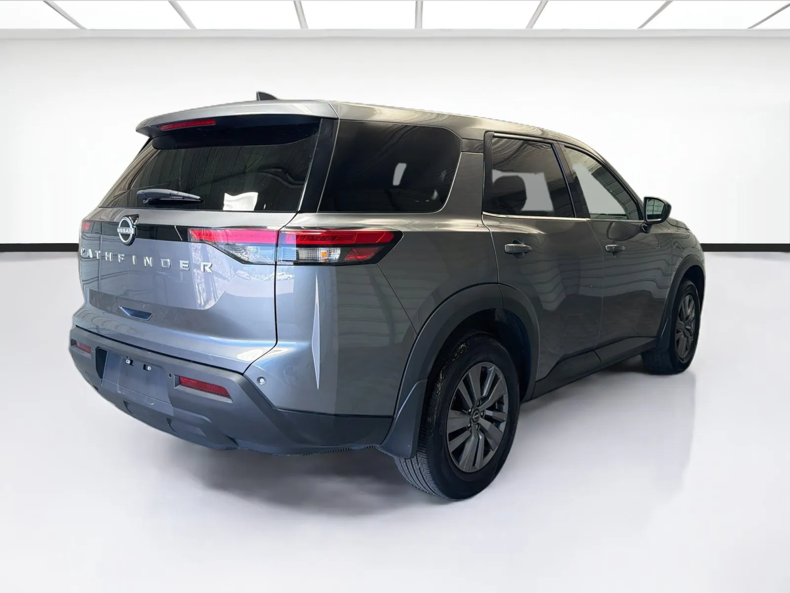 Nissan Pathfinder photo 4