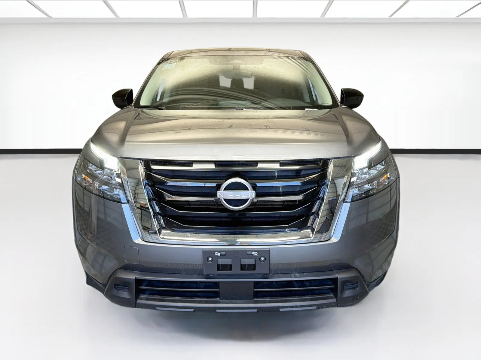 Nissan Pathfinder photo 2