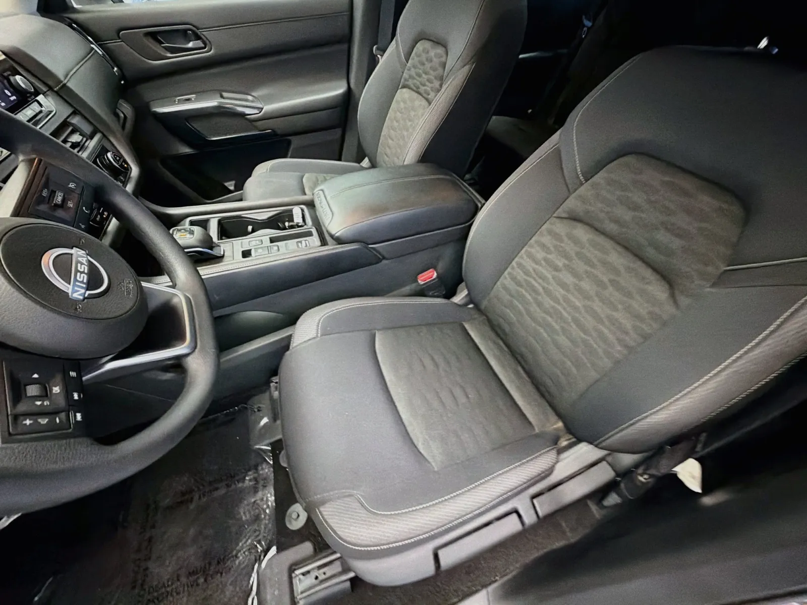 Nissan Pathfinder photo 11