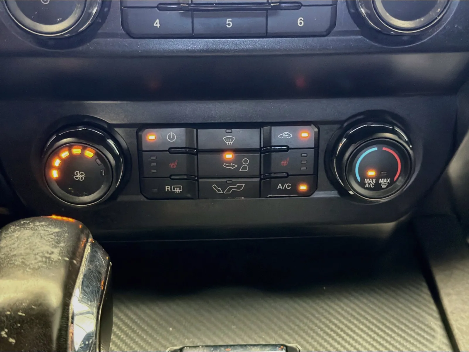 Ford F-150 photo 10