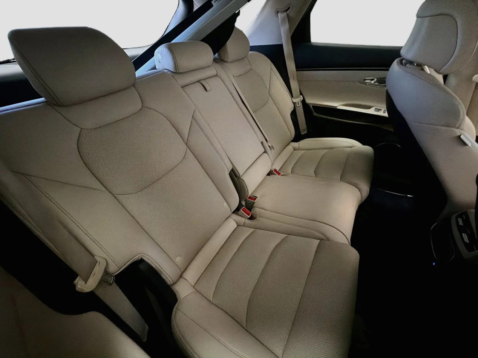 Genesis GV70 photo 14