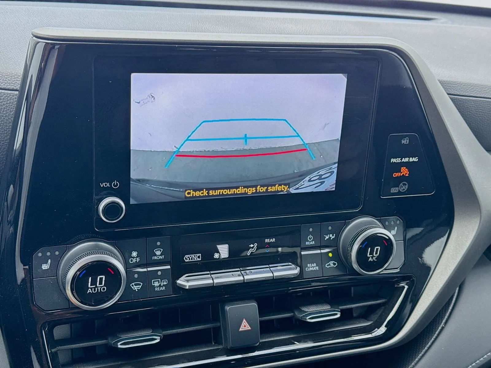 Toyota Highlander photo 10
