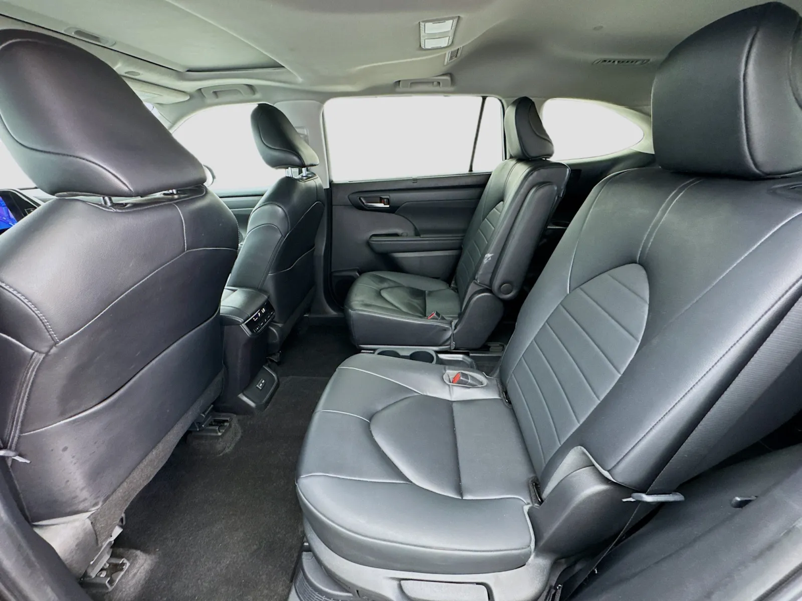 Toyota Highlander photo 16