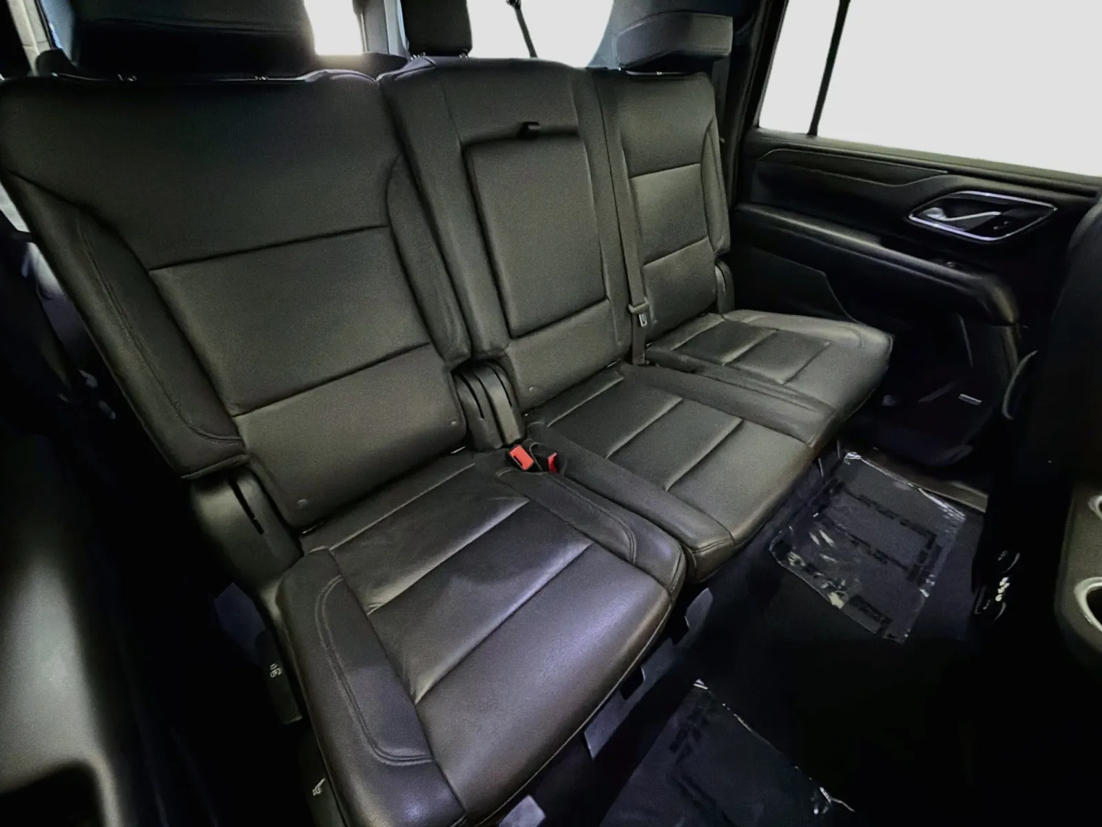 Chevrolet Suburban photo 14