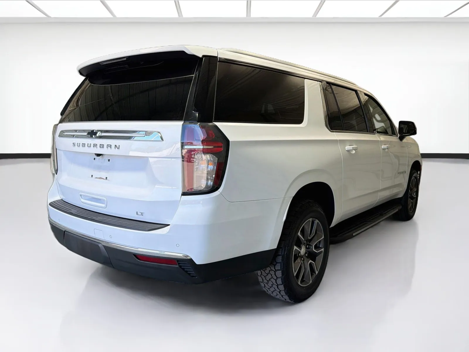 Chevrolet Suburban photo 4