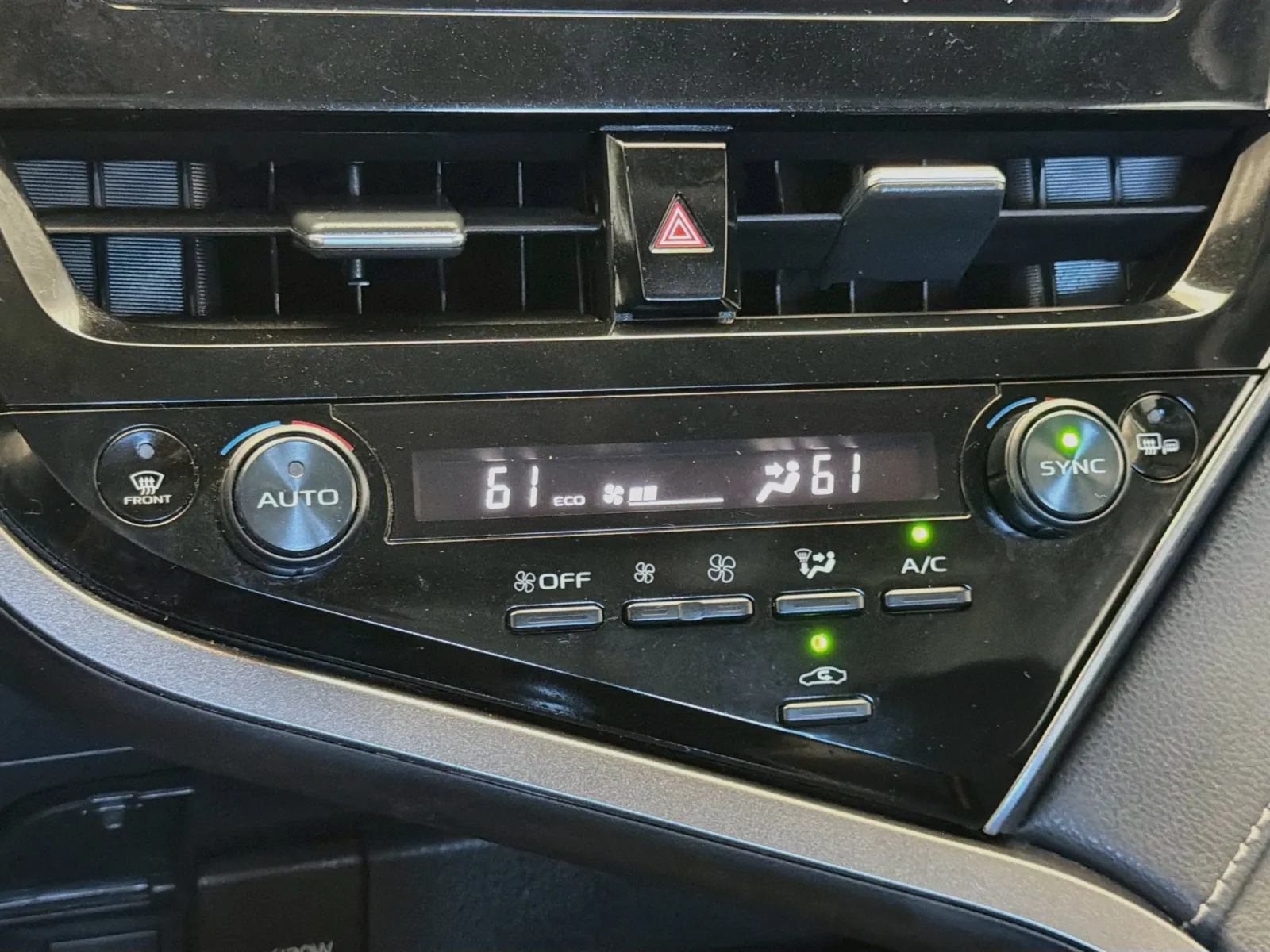 Toyota Camry photo 16