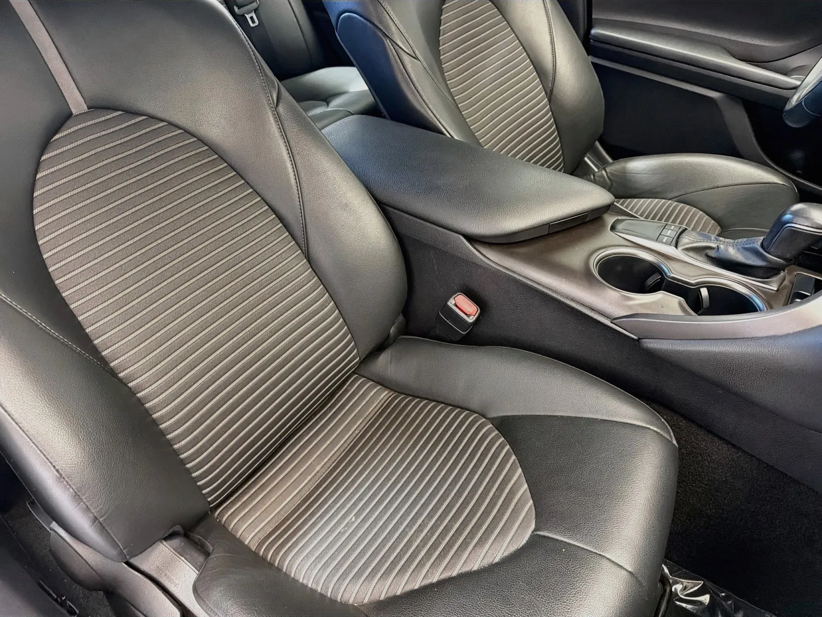 Toyota Camry photo 9