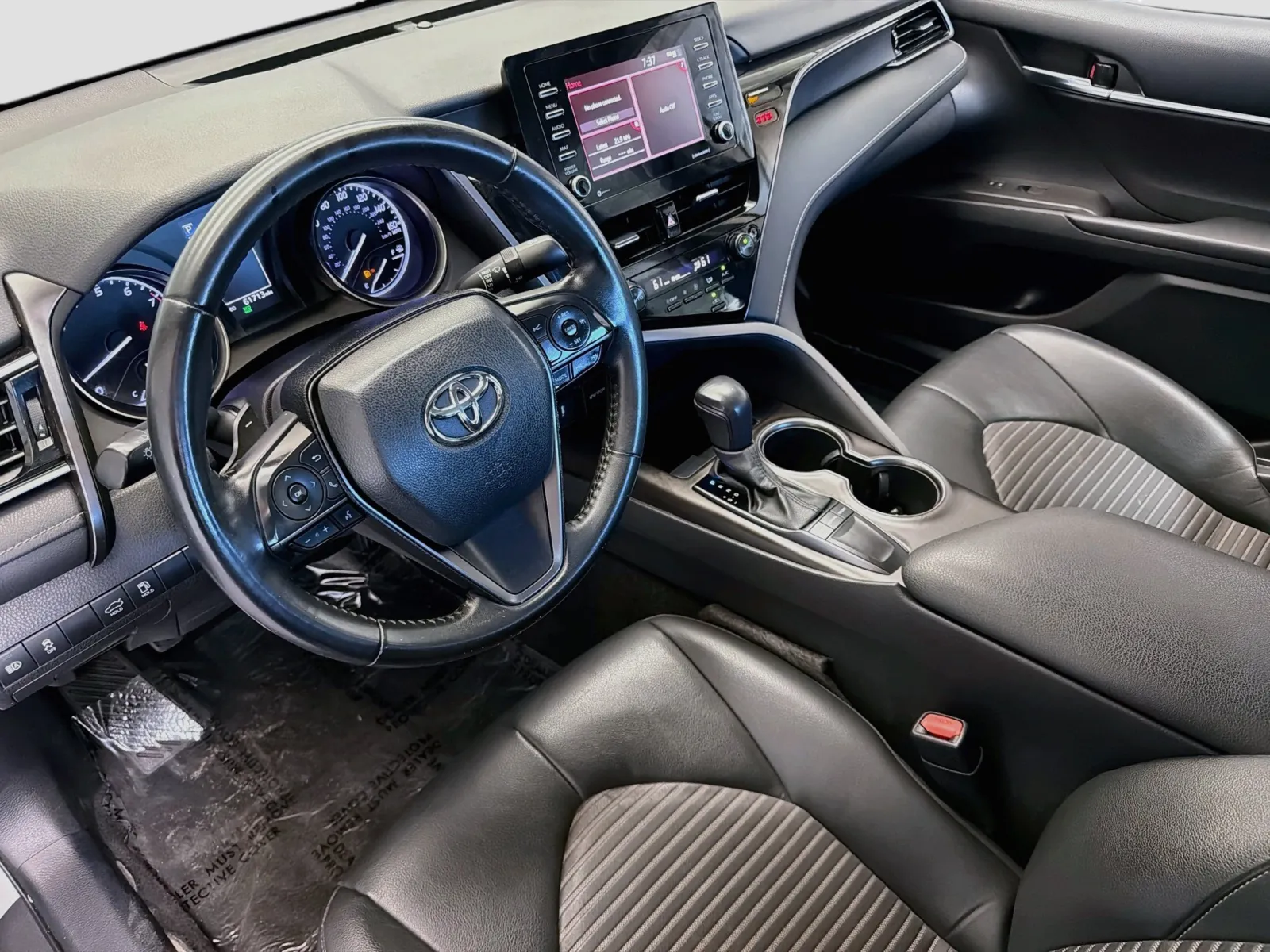 Toyota Camry photo 13