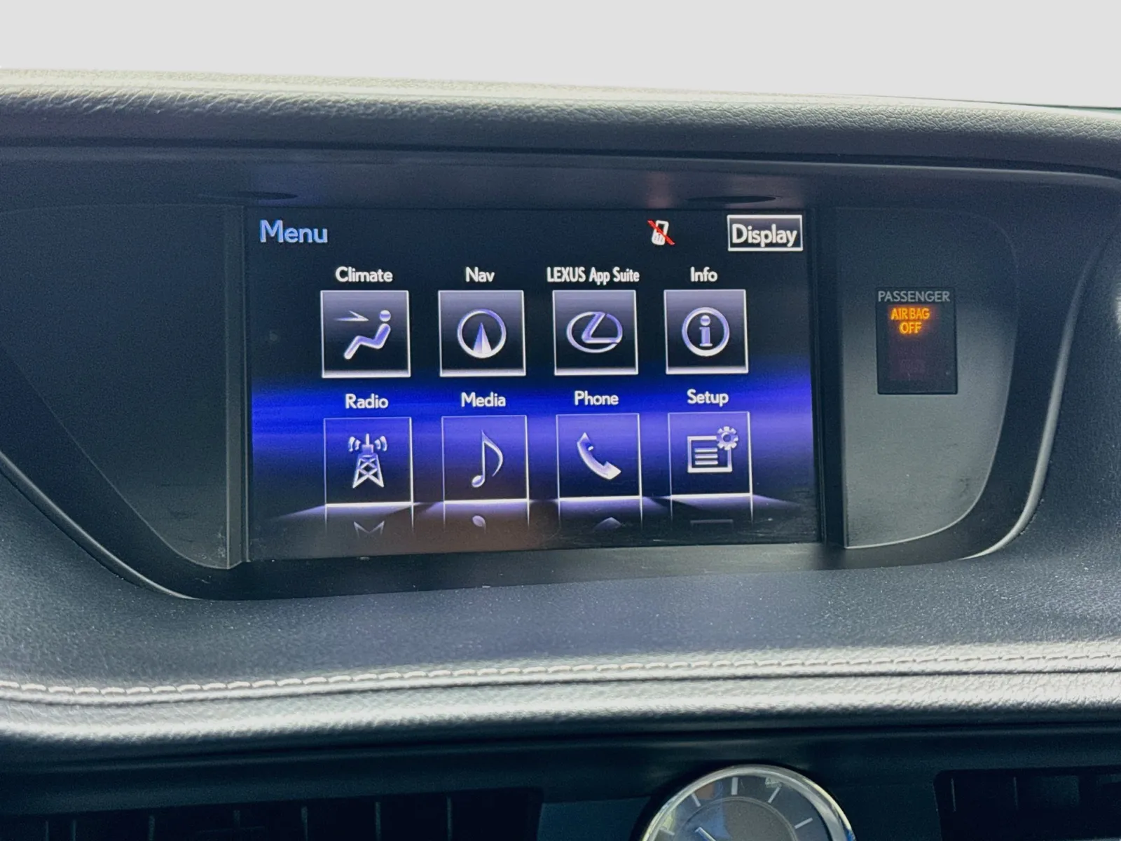 Lexus ES photo 11
