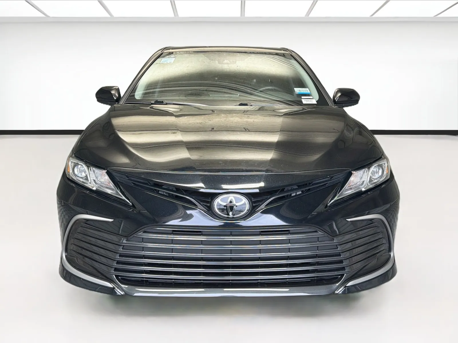 Toyota Camry photo 2
