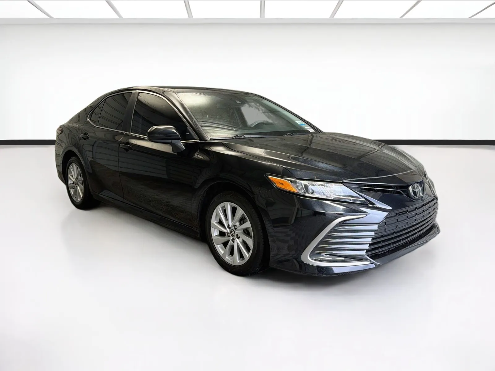 Toyota Camry photo 3