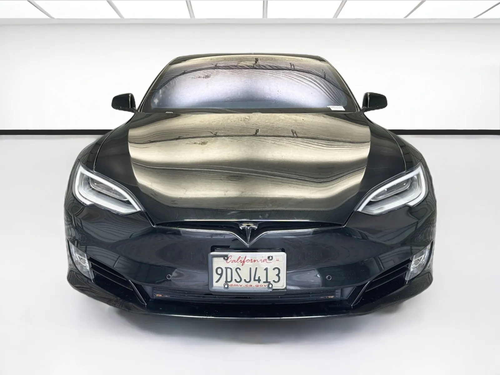 Tesla Model S photo 2
