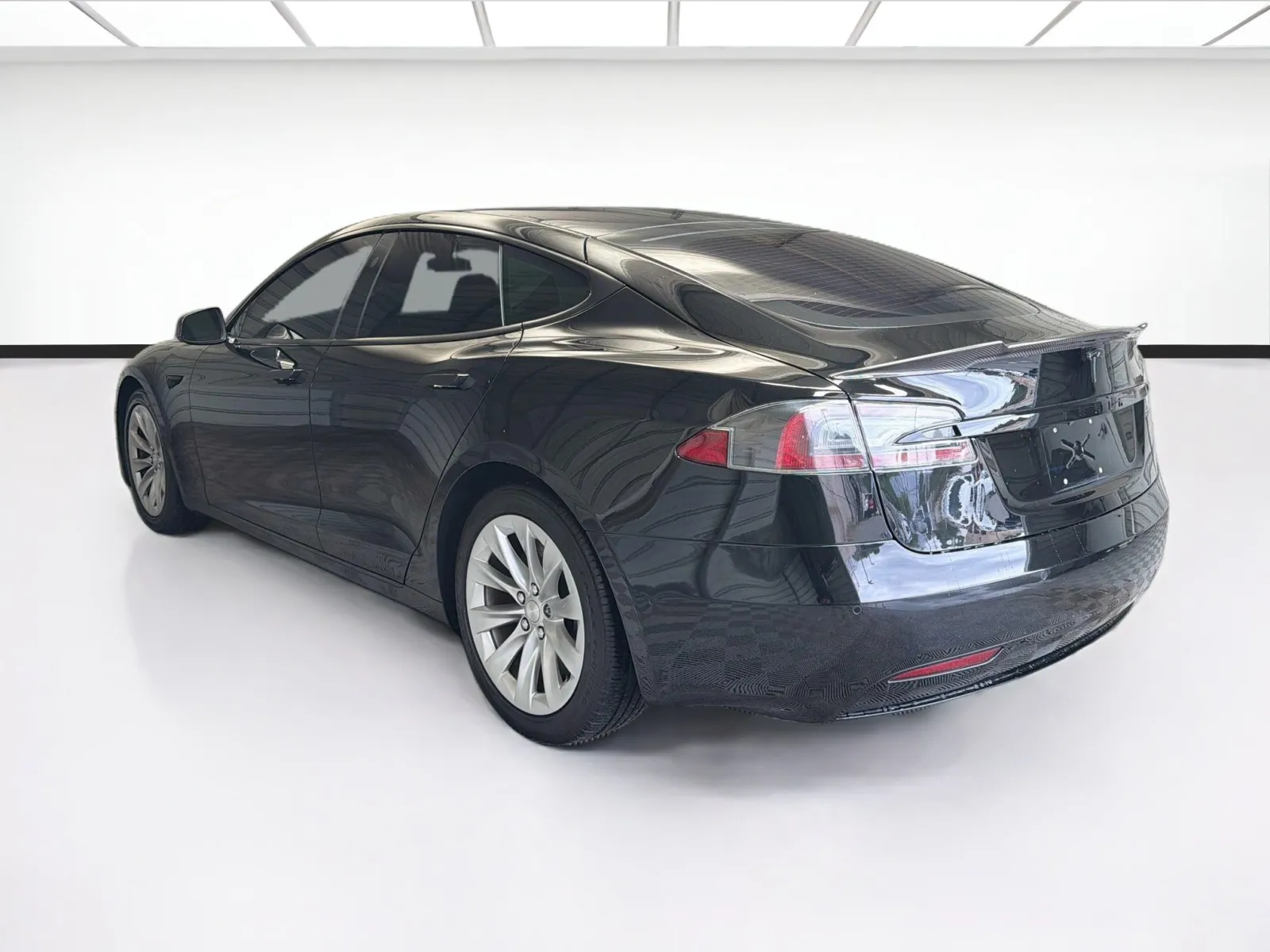 Tesla Model S photo 6