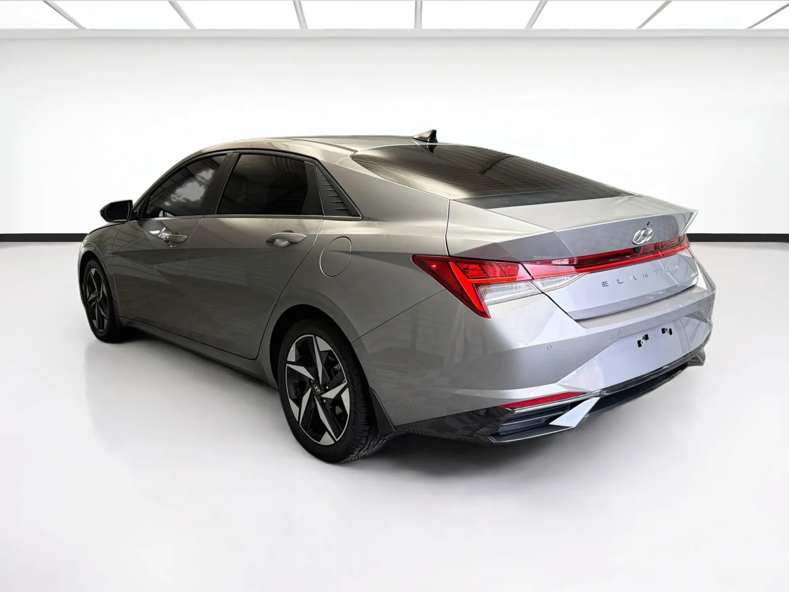 Hyundai Elantra photo 6