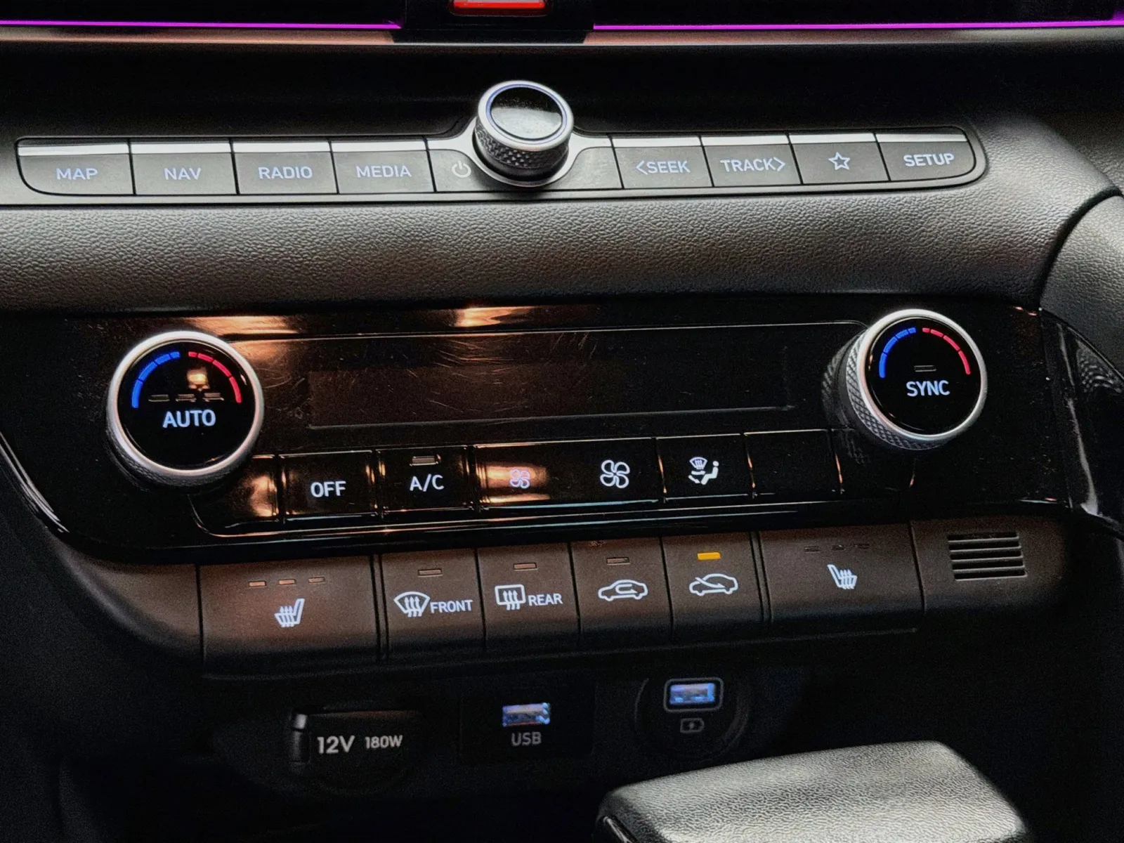 Hyundai Elantra photo 10