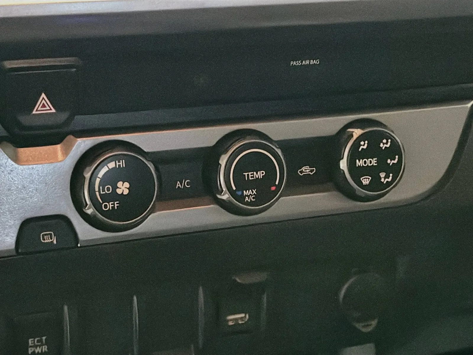 Toyota Tacoma photo 10