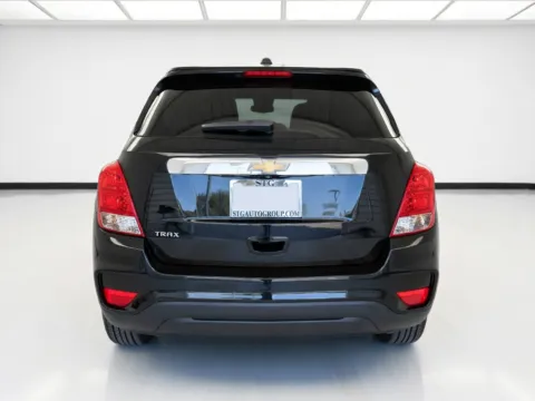 More photos of 2022 Chevrolet Trax LS at STG Montclair, CA