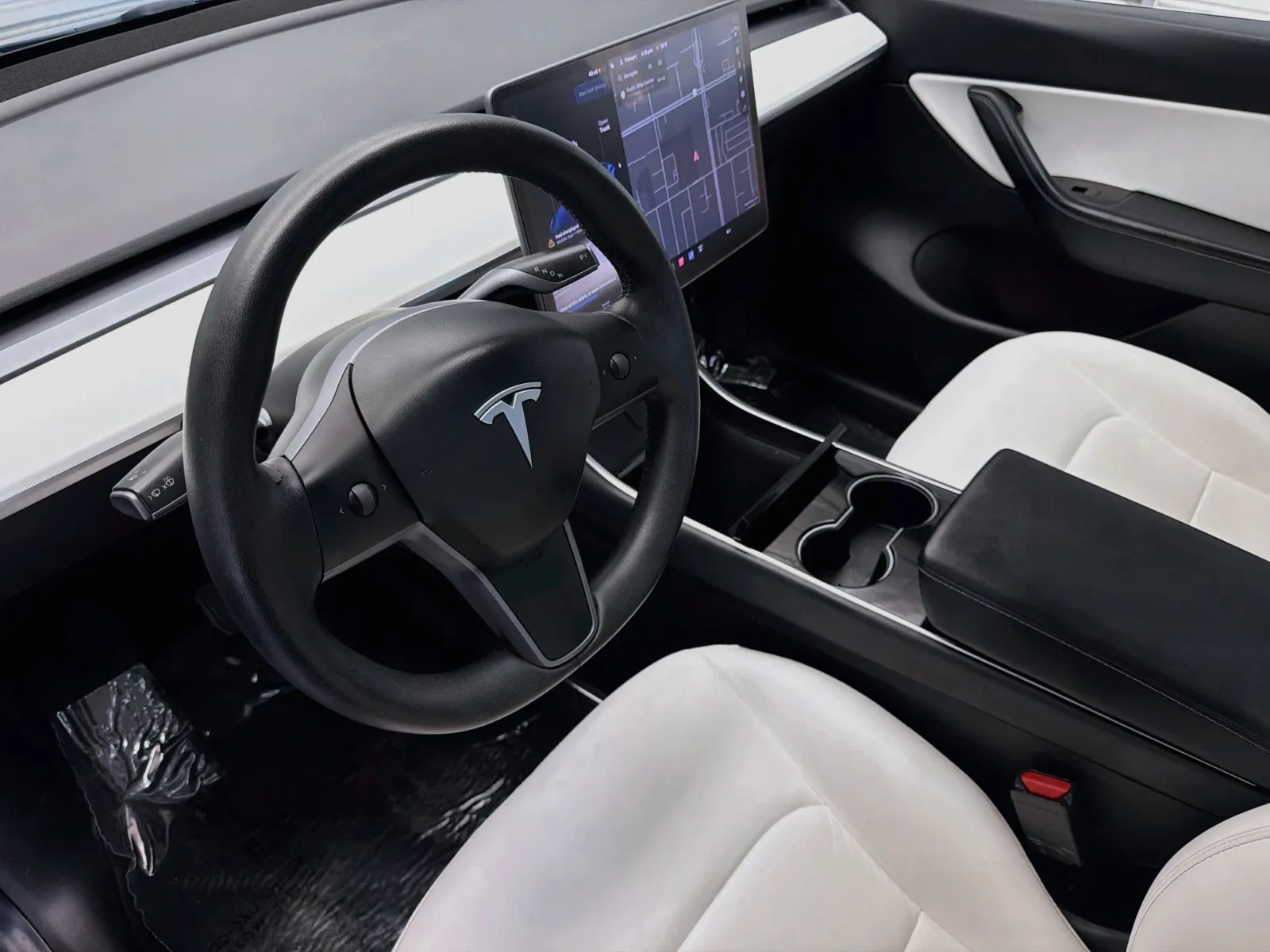 Tesla Model Y photo 7