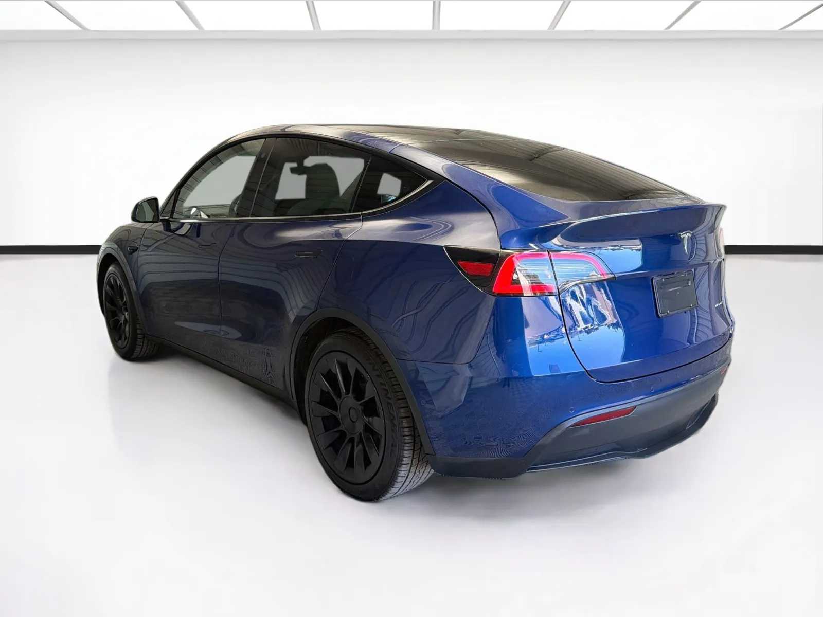 Tesla Model Y photo 6