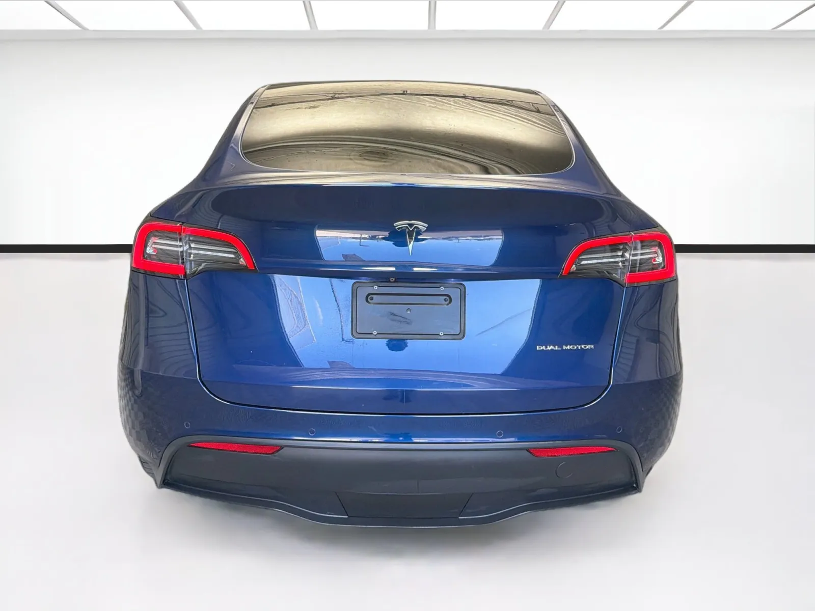 Tesla Model Y photo 5