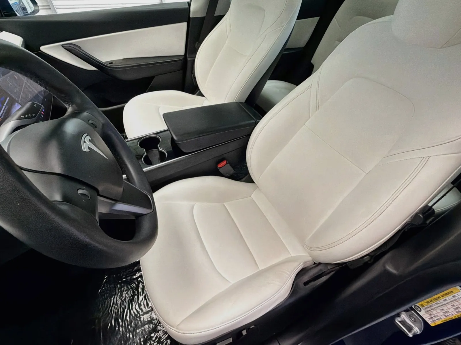 Tesla Model Y photo 9