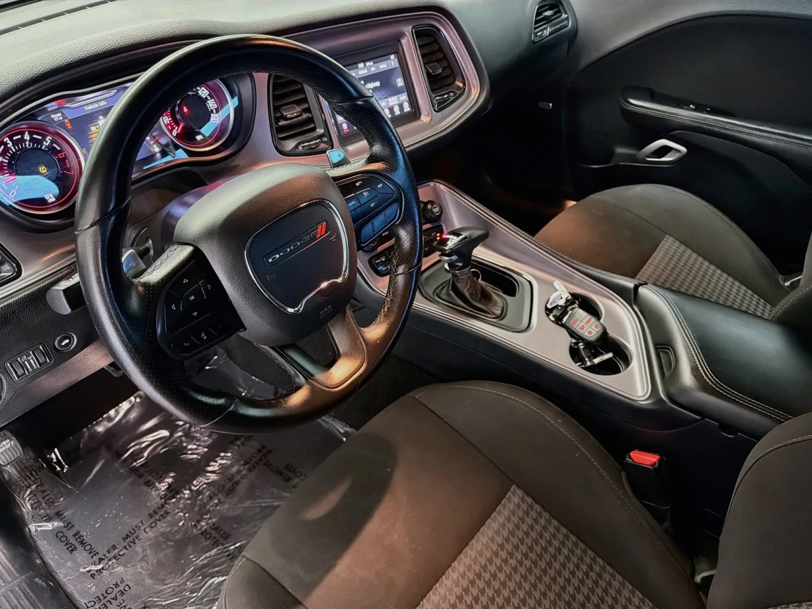 Dodge Challenger photo 7