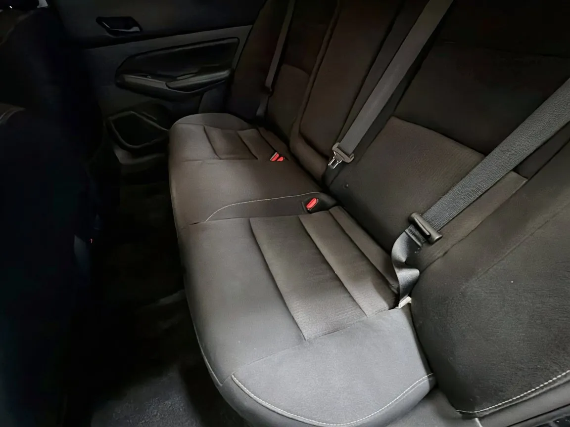 Nissan Altima photo 13