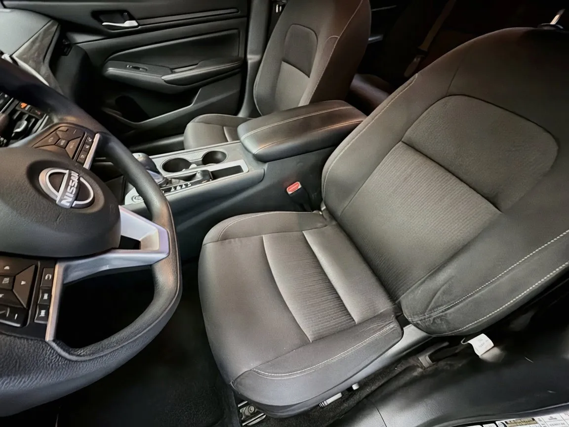 Nissan Altima photo 11