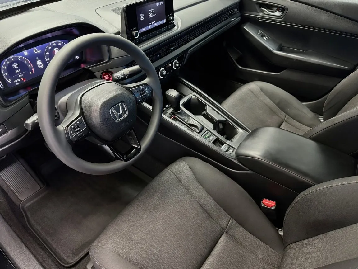 Honda Accord photo 7
