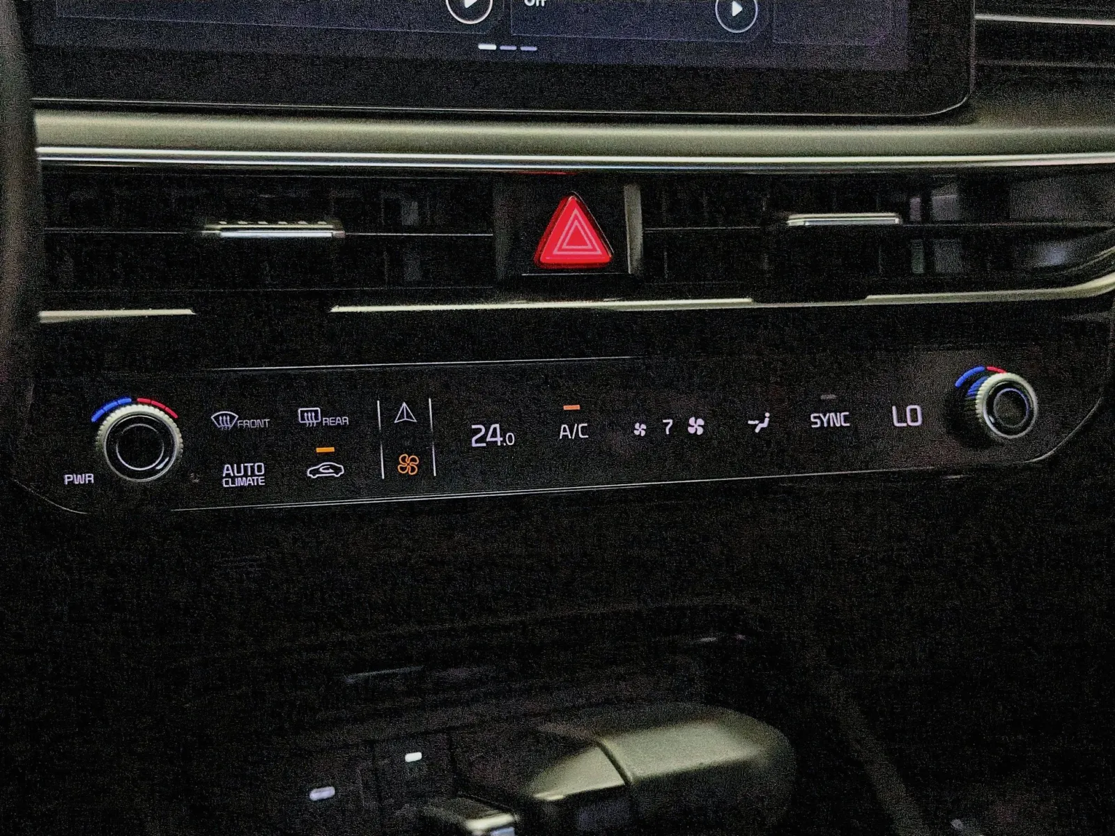 Kia K5 photo 10