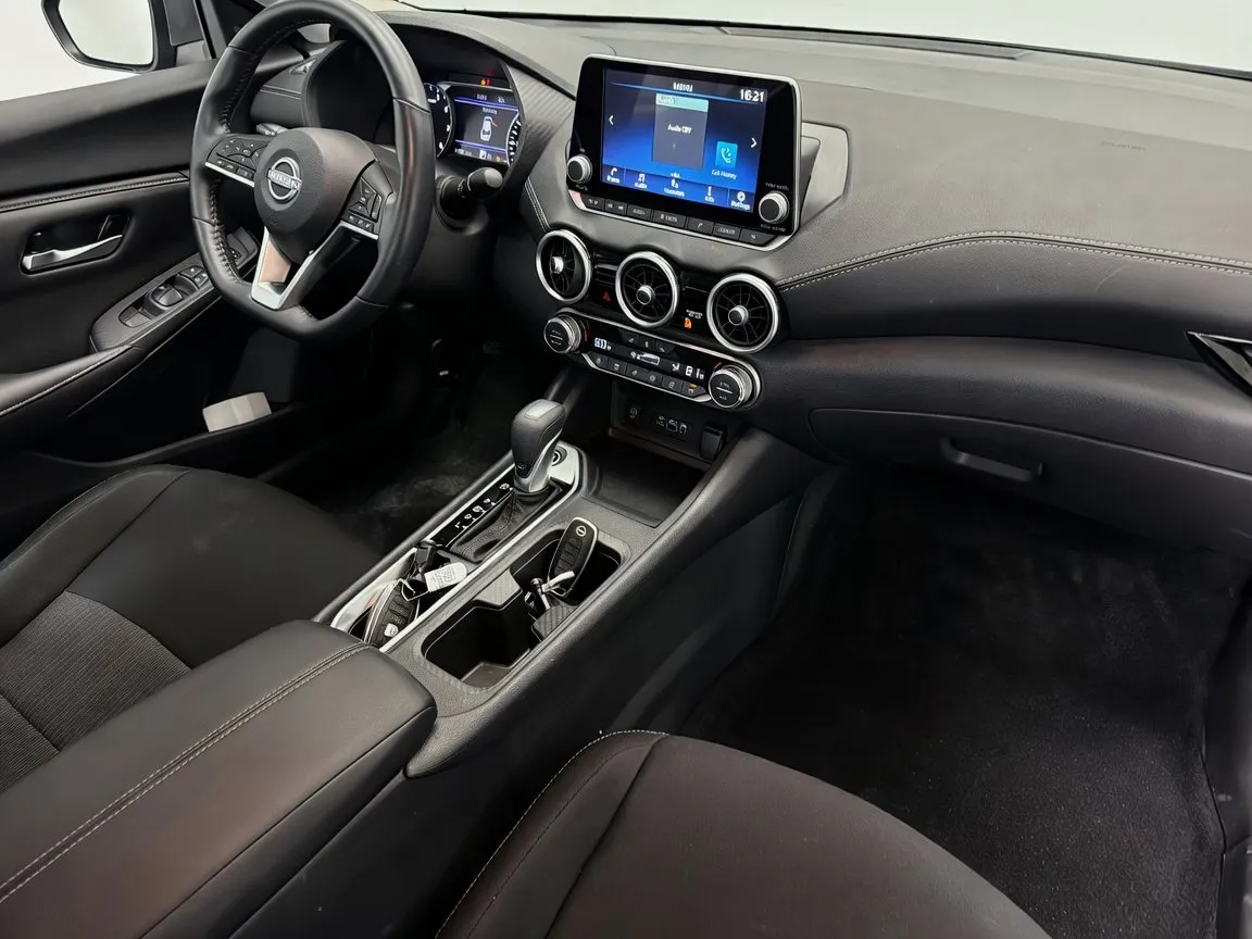 Nissan Sentra photo 12