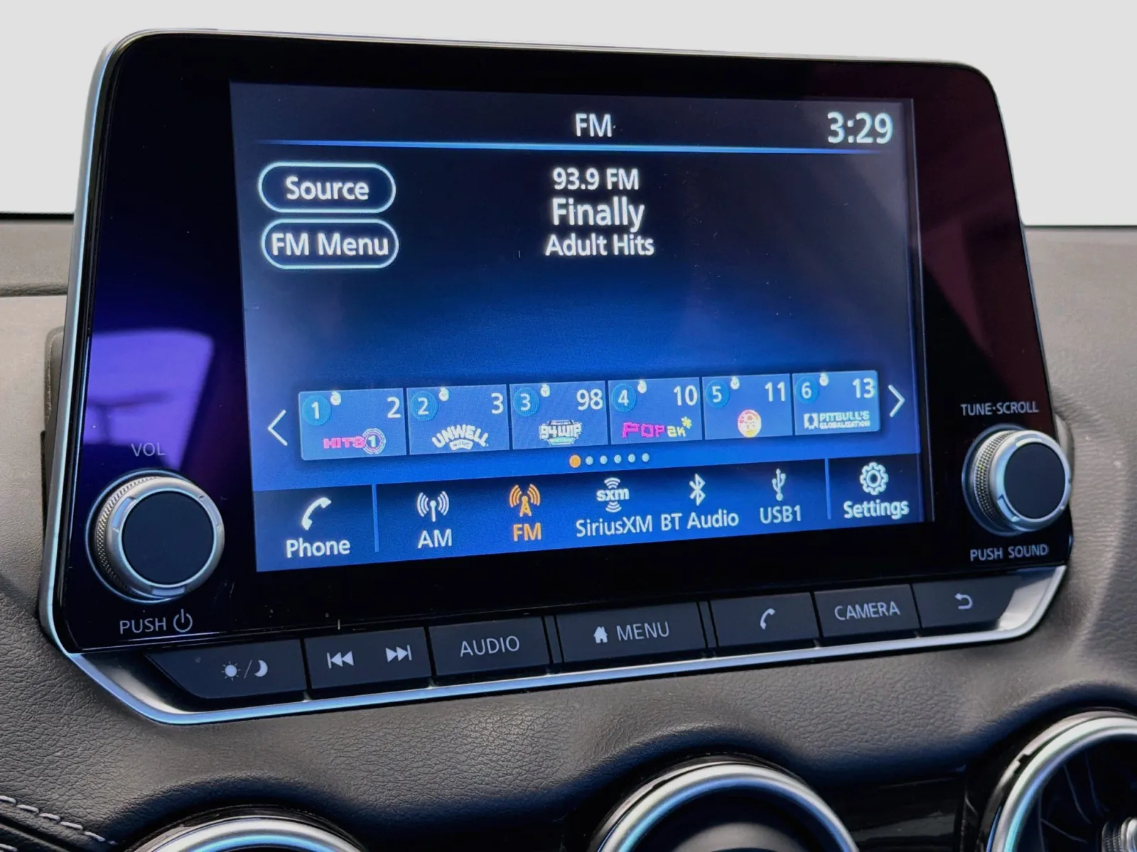 Nissan Sentra photo 9