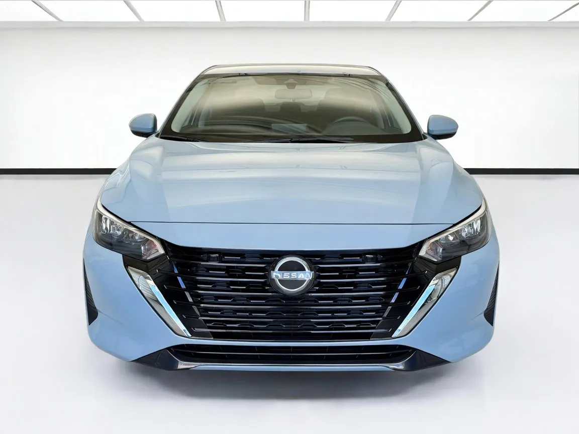 Nissan Sentra photo 2