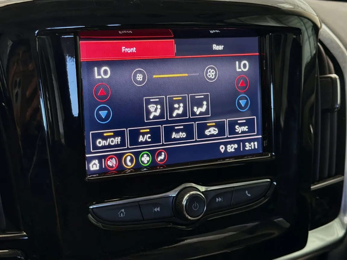 Chevrolet Traverse photo 9
