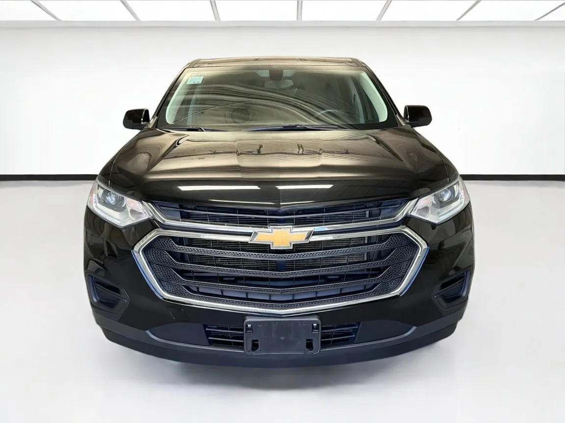 Chevrolet Traverse photo 2