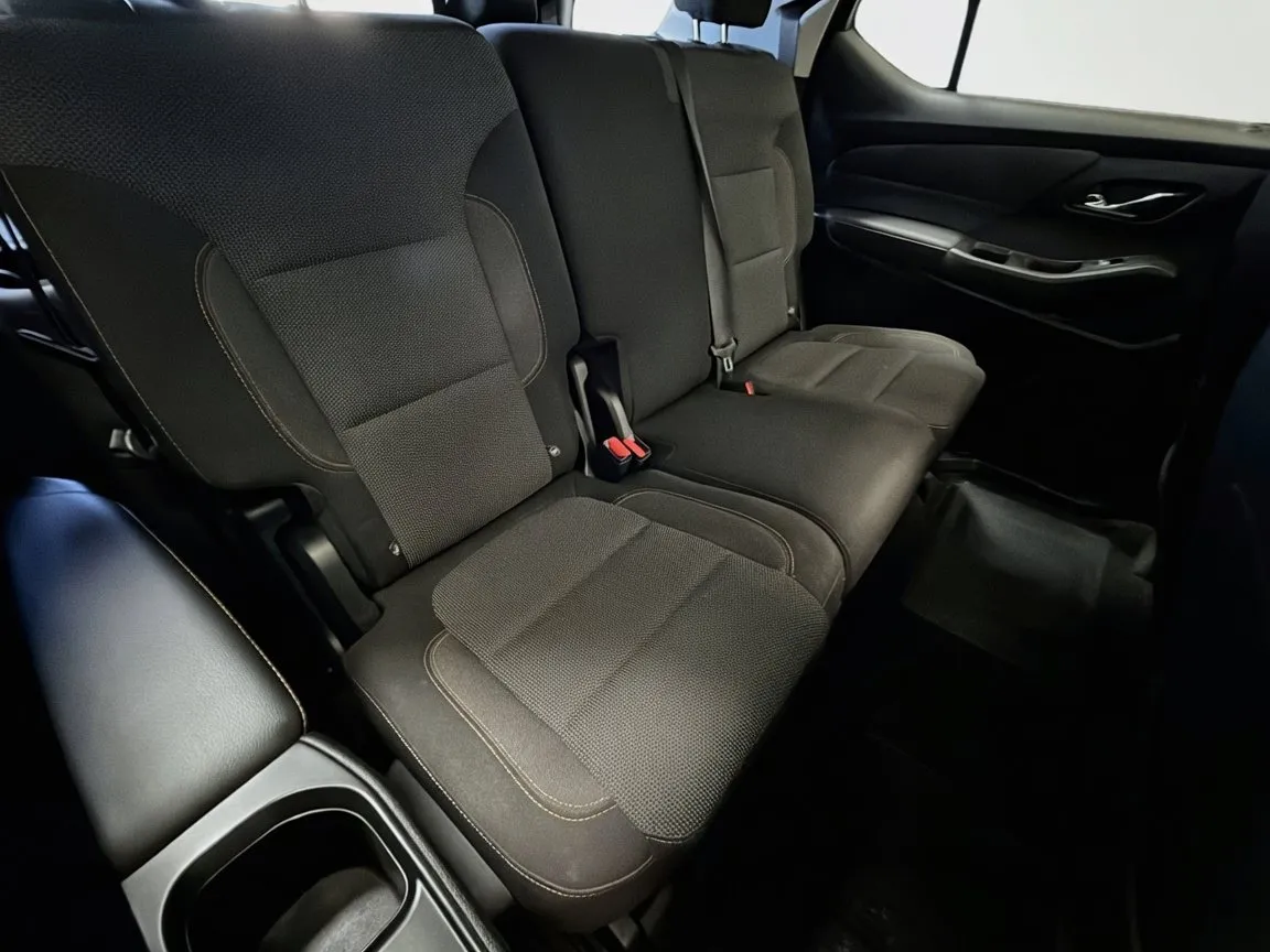 Chevrolet Traverse photo 14