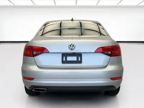 More photos of 2020 Volkswagen Jetta SE at STG Montclair, CA