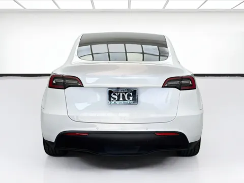 More photos of 2022 Tesla Model Y Long Range at STG Montclair, CA