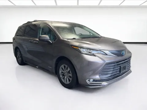Another view of 2021 Toyota Sienna XLE for sale in Montclair, CA at STG Montclair