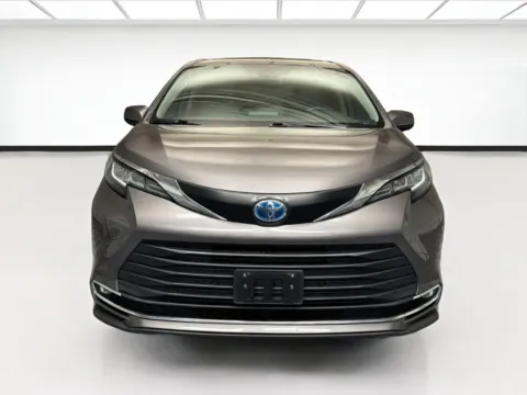 Photos of 2021 Toyota Sienna XLE for sale in Montclair, CA at STG Montclair