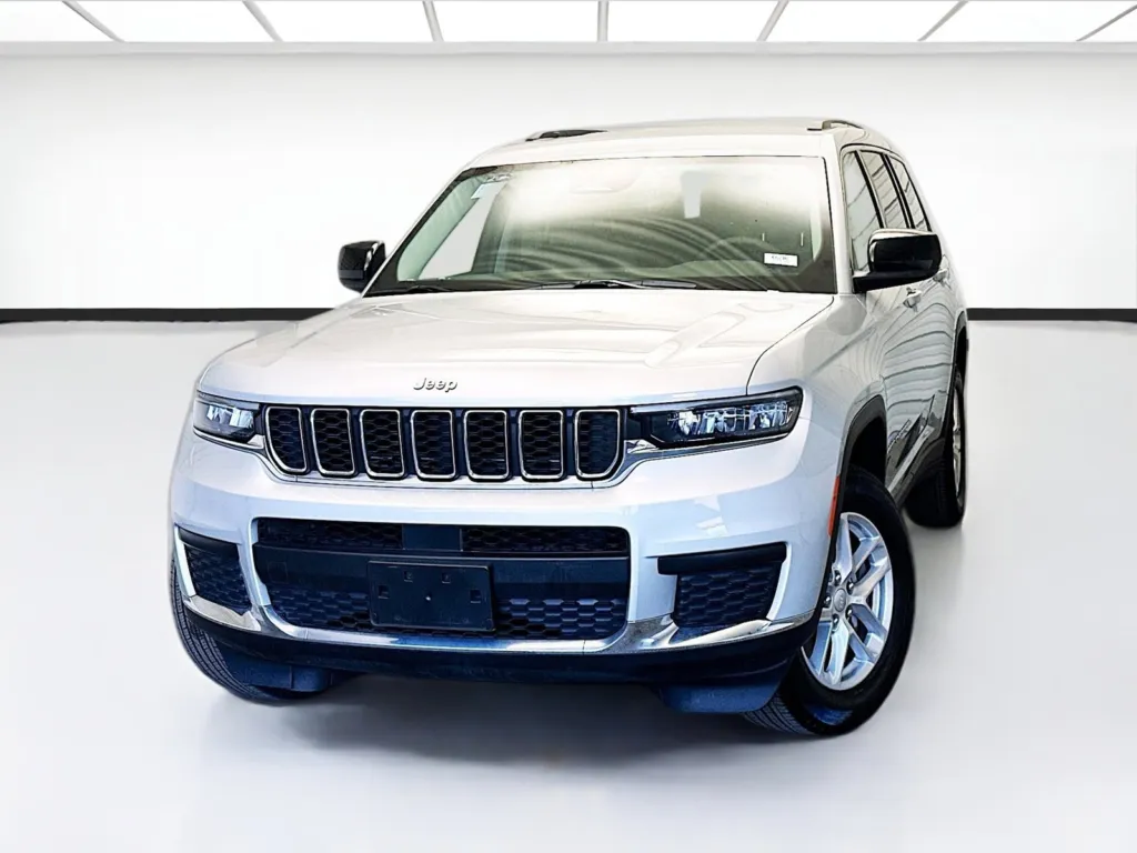 2023 Jeep Grand Cherokee L Laredo for sale in Montclair, CA