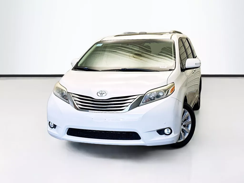 2017 Toyota Sienna Limited 7 Passenger for sale in Montclair, CA
