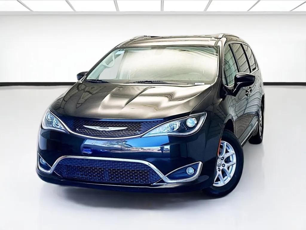 2020 Chrysler Pacifica Touring L for sale in Montclair, CA