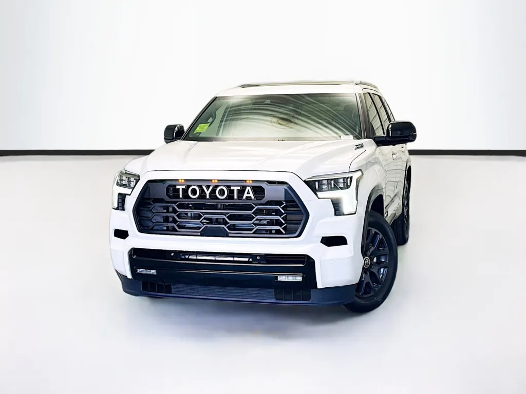 2024 Toyota Sequoia Platinum W/REAR AIR SUSPENSION & PWR RUNNING BOARD for sale in Montclair, CA